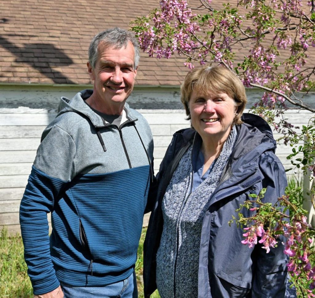 Posed Jim & Mary Pelzer